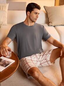 Manfinity Underwear&Sleepwear Basics 男士圆领短袖纯色休闲家居服套装，适合夏季