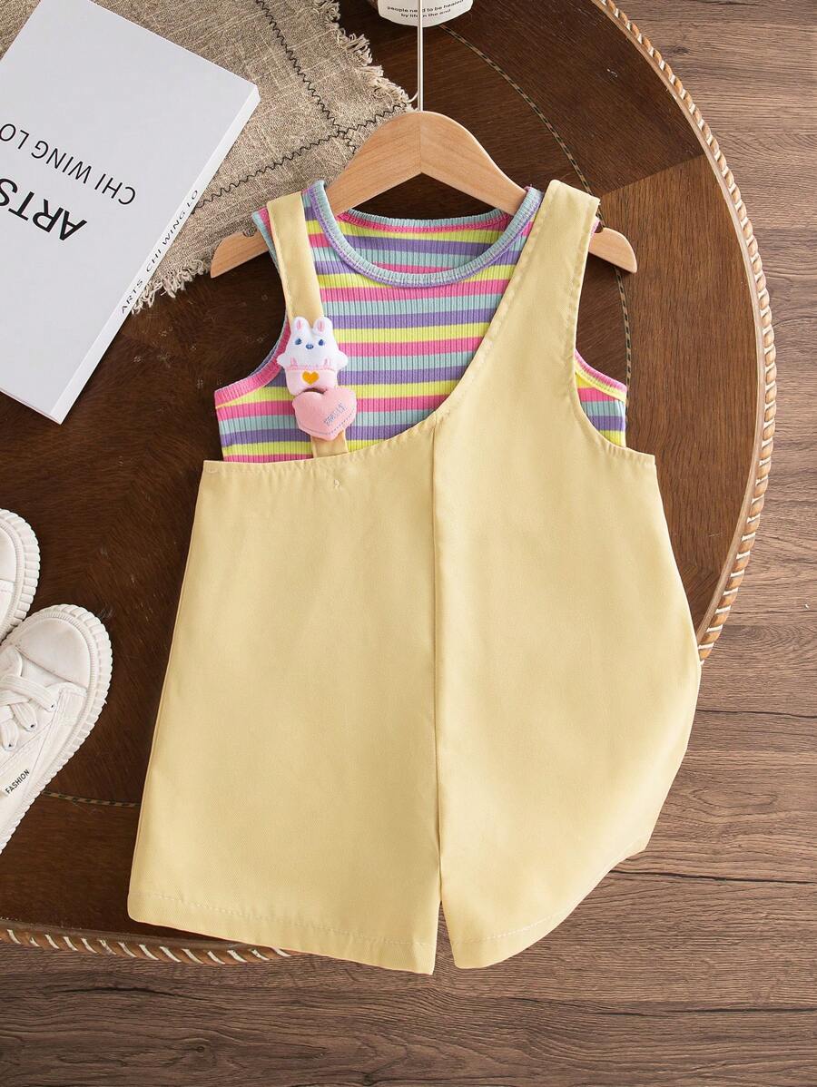 SHEIN Genkimix Kids 少女无袖条纹上衣和工装短裤套装，玫瑰红色，带有可爱的熊心装饰，适合夏季的百搭甜美装扮
