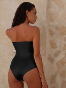 Swim Chiccia 1 pezzo Crop top elegante in metallo nero con design segmentato
