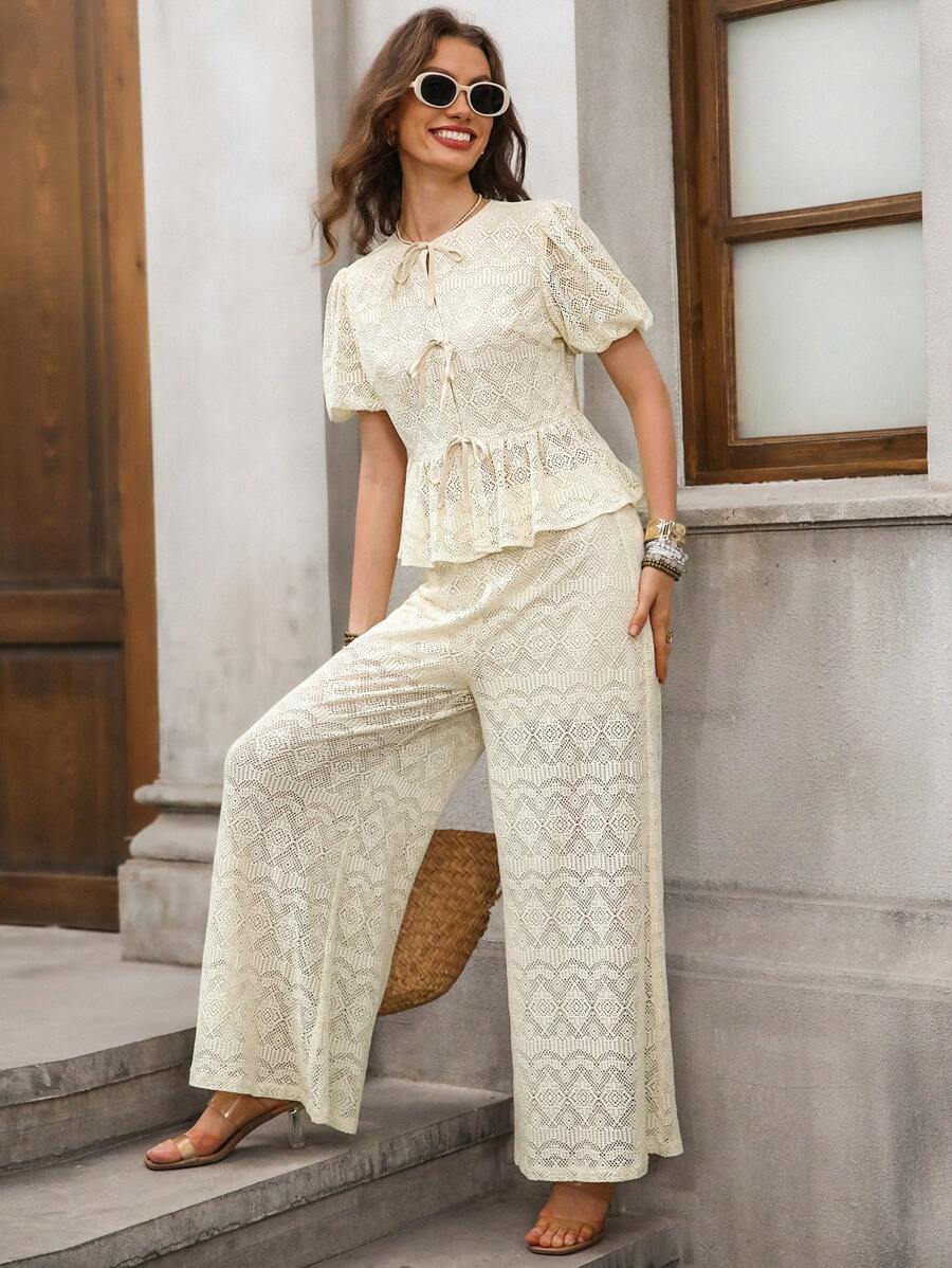 Solivie Conjunto de 2 piezas de blusa de manga corta con cuello redondo de encaje semitransparente y lazo, talla grande pantalones largos, para uso casual de verano o vacaciones para mujer - Albaricoque - Ver 1