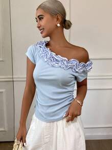 Livesso Blusa feminina casual de verão com estampa patchwork listrada, pregas e babados, modelagem slim, decote assimétrico e mangas curtas. Ideal para o verão.