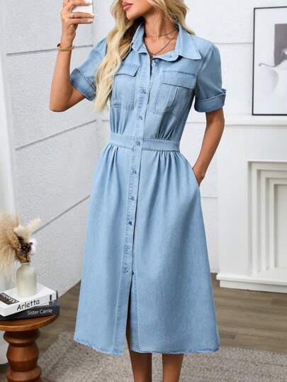 女士纽扣领、短袖、褶皱肩带、休闲牛仔连衣裙