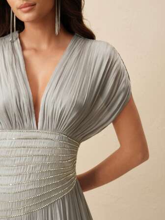 Anewsta Damen V-Ausschnitt Kurzarm Kleid mit perlenbesetzter Kette und plissierter Taille, elegantes Langes Kleid für den Sommer