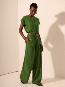 Zivah Conjunto de 2 piezas de top con manga corta y cuello redondo, bajo con cordón, y pantalones con bolsillo plisado, hecho de una mezcla de lino texturizado verde. Adecuado para primavera y verano, festivales de música, Pascua, Día de San Patricio, estilo occidental, nómada, fiestas de cumpleaños, graduación, estilo universitario, uso casual diario, básico versátil, ocio, cruceros, playa, tomar el sol, viral, ropa de calle, atuendo de invitado de boda.