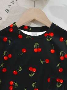 SHEIN Set de 2 piezas con camiseta de manga corta y pantalones cortos con patrón de cerezas simples para niña, adecuado para el verano