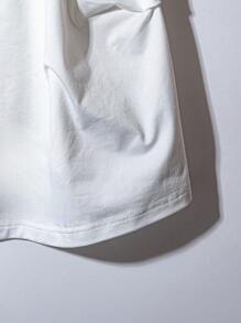 SHEIN Clasi Camiseta holgada y elegante de manga corta, casual, para uso diario, con flores 3D, volantes asimétricos en el hombro y cinturón lateral, de tela de punto, para vacaciones, versátil, de talla grande, para primavera/verano