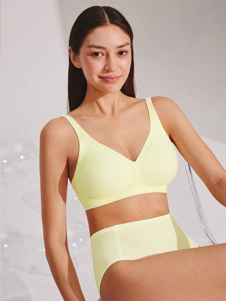 Dream Curve Air Wireless Breathable Plunge Bra