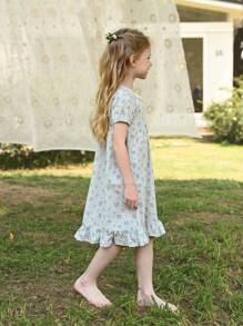 Young Girl' Simple Fresh Blue & White Plaid Ditsy Floral Ruffled Collar Casual Nightgown Loungewear Young Girls Clothing Dress Young Girls Clothing Spring Young Girls Clothing Cute Young Girls Clothes Young Girls Clothing Dresses Kids Summer Clothes Young Girls Dresses Kids Clothes Girls Young Girls Dresses Young Girls Dresses Summer Dresses For Kids