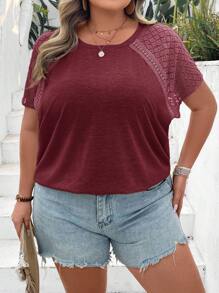 SHEIN CURVE+ Kaos Lengan Pendek Motif Blok Warna Ukuran Besar dengan Detail Renda, Cocok untuk Liburan Pantai di Musim Panas, Atasan Boho Kasual untuk Wanita Berlekuk Tubuh - Burgundy - View 8