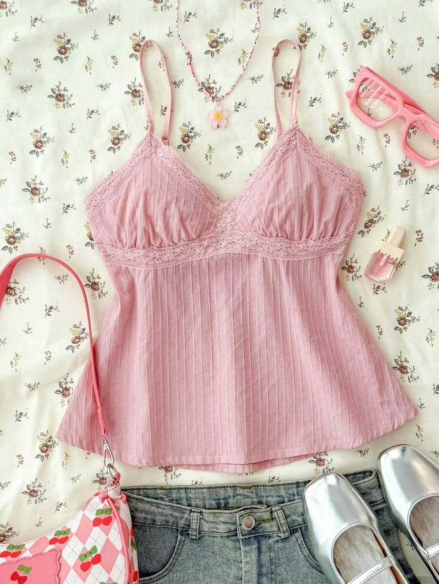 少女粉色蕾丝吊带背心 - 优雅纯色蕾丝边吊带背心，适合夏季、度假、休闲、居家、BM 风格