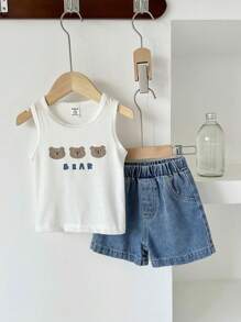 SHEIN Vintaside Kids Set de 2 piezas Conjunto de verano para niños pequeños, con top de chaleco con estampado de oso blanco combinado con pantalones cortos de jean, diseño minimalista y de moda, adorable, cómodo, adecuado para salidas, uso casual en casa, versátil para diferentes ocasiones