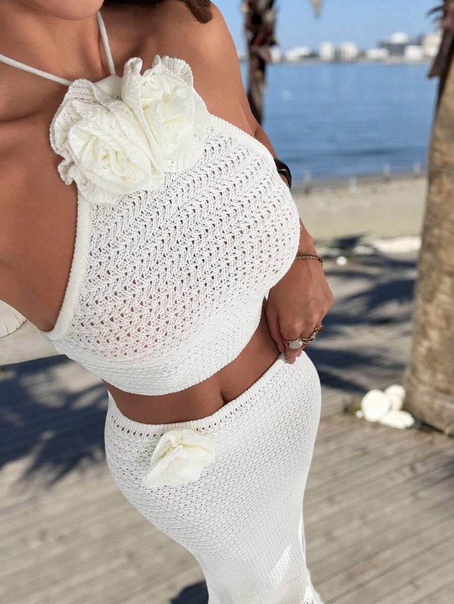 SHEIN EZwear Conjunto de top de punto cropped de cuello de halter con decoración floral 3D y falda midi de tubo para mujer - Blanco - Ver 1