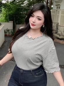 Dazy Plus 超大条纹短袖黑白夏季T恤学院风上衣