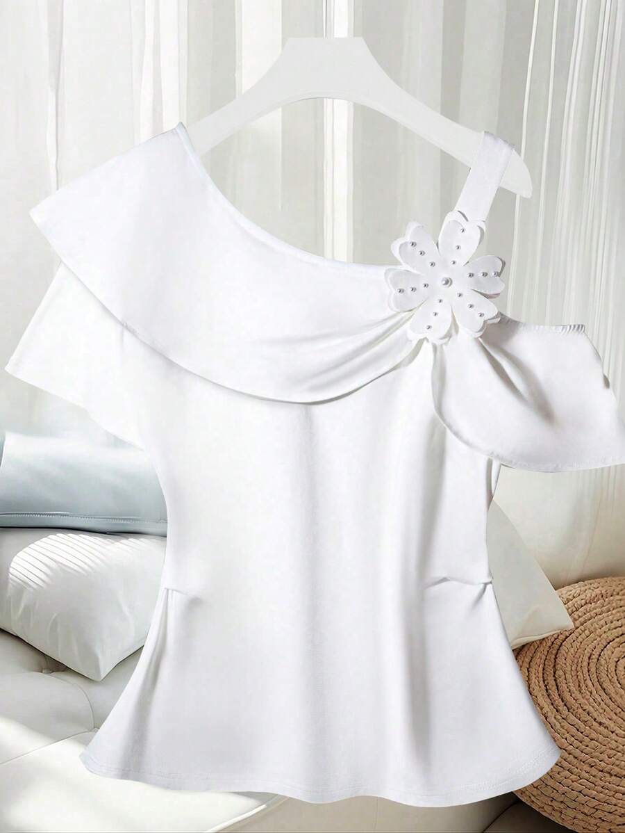 SHEIN Clasi Camiseta holgada y elegante de manga corta, casual, para uso diario, con flores 3D, volantes asimétricos en el hombro y cinturón lateral, de tela de punto, para vacaciones, versátil, de talla grande, para primavera/verano