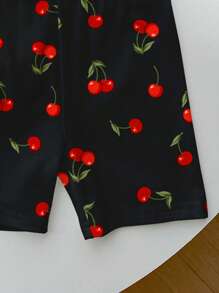 SHEIN Set de 2 piezas con camiseta de manga corta y pantalones cortos con patrón de cerezas simples para niña, adecuado para el verano