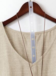 SHEIN LUNE 女士加大码 V 领 T 恤，休闲舒适上衣，适合通勤、外出、度假、派对、夏季、优雅 - 杏色 - 查看 4