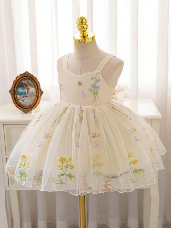 SHEIN Glamorique Kids Infant Girls' Spaghetti Strap Apricot Embroidered Mesh Tulle Dress With Bow Decoration, Suitable For Flower Girl, Birthday Party, Wedding, Festival, Stage Performance, Photo Shoot, Everyday Wear Baby Floral Dress Baby Garden Party Dress Baby Summer Dress Embroidered Baby Dress Baby Party Dress