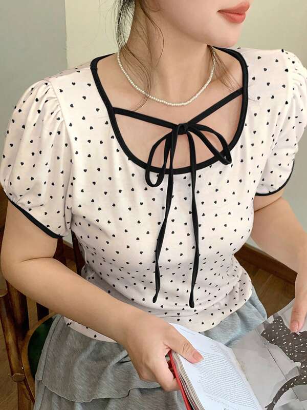 Dazy Plus Contrast Color Patchwork Lace-Up Round Neck Short Sleeve Mini Heart Floral Print Slim Fit Casual T-Shirt For Girls