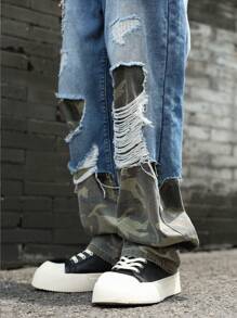 Manfinity EMRG Men's Contrast Color Camo Print Distressed Pocket Street Style Jeans