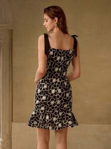 MOTF PREMIUM EMBROIDERY SLIM FIT ZIPPER DRESS