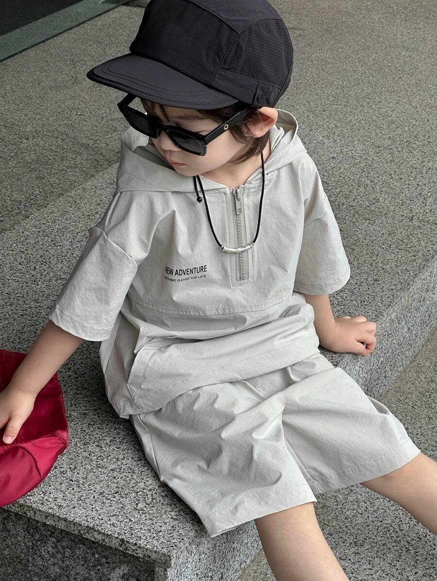 Dazy Kids 年轻男孩2件套 - 字母印花连帽衬衫+短裤，夏季服装 - 淺灰色 - 查看 1