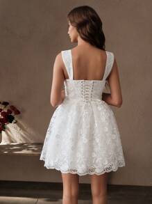 Savoree Nouvelle robe de cocktail élégante de soirée avec large bretelle, silhouette taillée en A, tissu perlé, design à lacets dans le dos, longueur courte, convient pour le printemps/l'été - Blanc - Voir 3