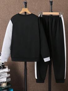 SHEIN 两件装男童休闲运动学院风复古多色拼接圆领卫衣裤套装，适合儿童、幼儿男童、返校季、生日派对、晚宴、演出、婚礼、洗礼、开幕式等场合，日常穿着舒适，适合上学、旅行、运动，春夏秋冬皆宜。 - 黑色 - 查看 2