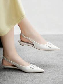 CUCCOO BIZCHIC 女士新款方扣尖头平底低跟鞋奇特鞋跟通勤风格百搭舒适米色一脚蹬平底鞋，适合办公室和休闲穿着 - 米色 - 查看 3