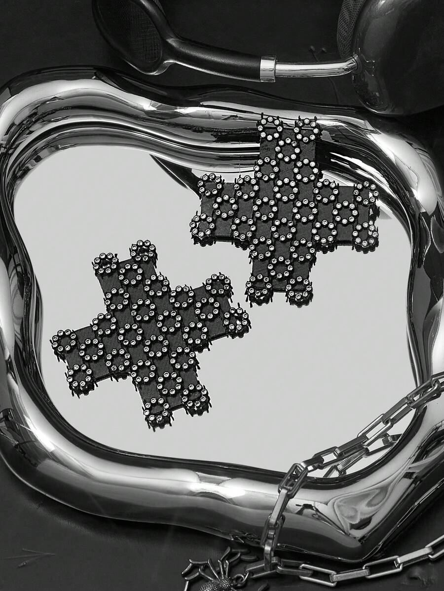 SHEIN Rhinestone Nipple Pasties Covers, Nipple Covers, Petal Stickers, For Rave - Black - View 1