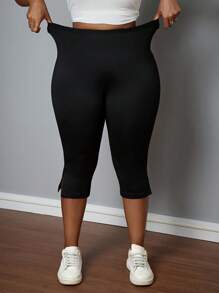 SHEIN PETITE CURVE Plus Size Solid High Waist Split Hem Capri Leggings Black Capris For Women Black Leggings For Women Plus Size Capri Leggings , Summer Outfits For Women, Suitable For People Of Shorter Stature - Black - View 5