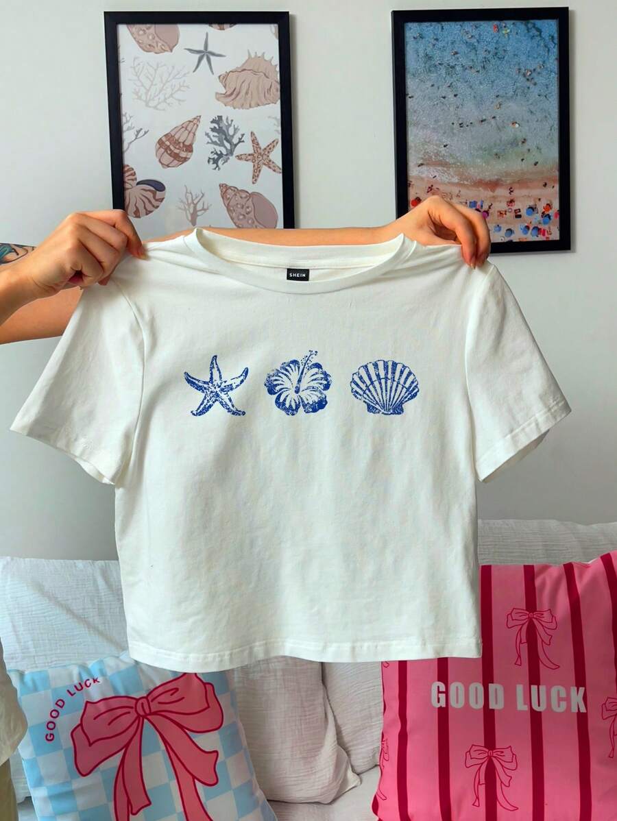 SHEIN EZwear 休闲简约度假风蓝色海星贝壳花卉图案圆领短袖紧身露脐女式T恤，适合海滩度假外出穿着 - 白色 - 查看 1