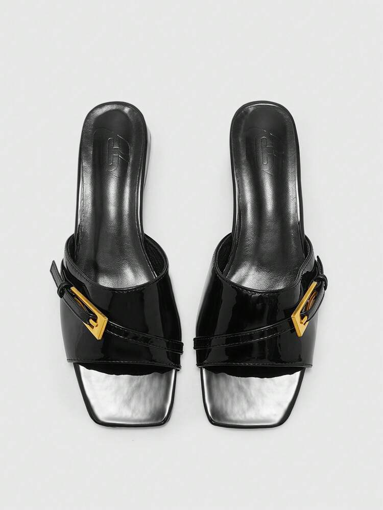 CUCCOO BIZCHIC 女性向けファッショナブルでチャーミングなメタルデコレーションバックルブラックエナメルレザースクエアトウチャンキーヒールミュールスリッパ