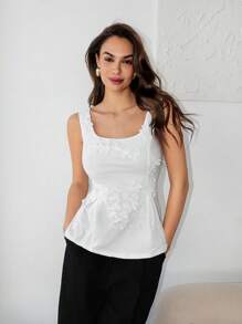 Lavishia Blusa sin mangas con cintura ceñida y flores 3D elegante y sólida, para uso diario, elegante verano, playa, vacaciones, fiesta, lentejuelas, casual de negocios, trabajo, oficina para mujeres, casual de negocios, atuendo de mujer de negocios, parte superior profesional para mujer - Blanco - Ver 7