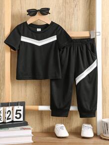 SHEIN 2 件套男童休闲运动百搭撞色短袖 T 恤和松紧腰黑色裤子套装