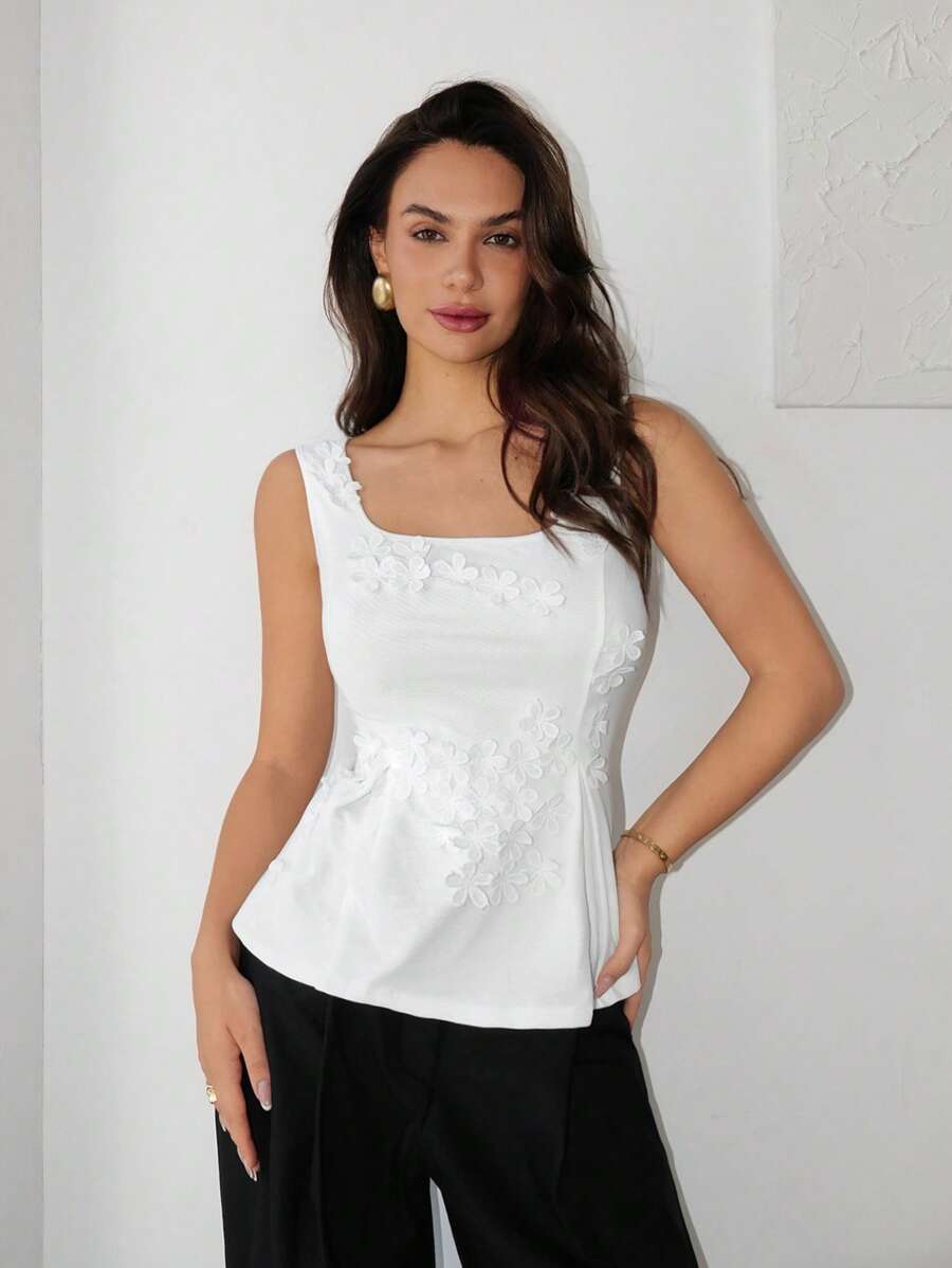 Lavishia Blusa sin mangas con cintura ceñida y flores 3D elegante y sólida, para uso diario, elegante verano, playa, vacaciones, fiesta, lentejuelas, casual de negocios, trabajo, oficina para mujeres, casual de negocios, atuendo de mujer de negocios, parte superior profesional para mujer - Blanco - Ver 1