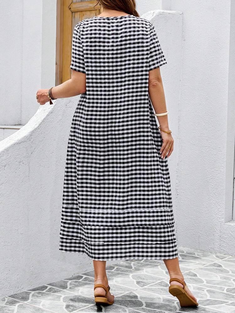 Plus Size Women Plaid Round Neck Short Sleeve Casual Loose Dress For Summer, Women's Summer Clothing, Women's Beach Wear, Vacation Wear, Country Concert Wear, Carnival Wear, Beach Vacation Wear,Office Outfits For Women,Work Dresses For Women, Business Casual Woman,Tea Party Dress,Dresses Casual Gingham Dress Black And White Gingham Dress Flowy Dress,Spring