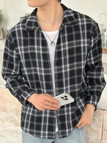 SHEIN Chemises à manches longues à carreaux décontractées et confortables, polyvalentes pour les ados garçons. Idéales pour les superpositions dans la mode quotidienne