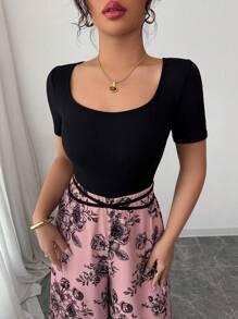 INAWLY Summer Vacation Elegant Square Neck Short Sleeve Crop Top With Splicing Contrasting Floral Wide Leg Pants, Criss-Cross Tie Up Romper For Women