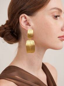 MOTF PREMIUM 18K GOLD PLATED GEOMETRIC DANGLE EARRINGS - Gold - View 2
