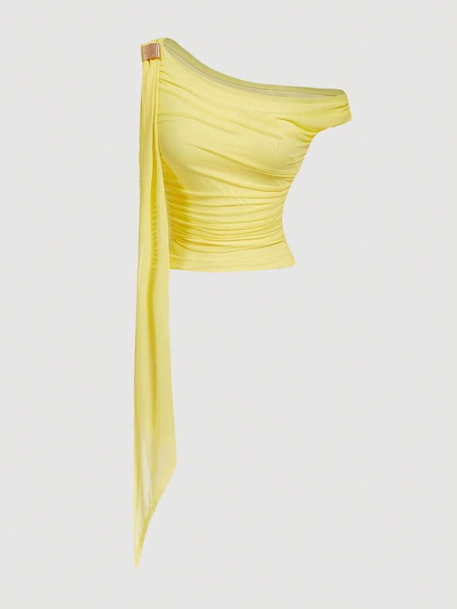 SHEIN MOD Yellow Asymmetric Vintage Metal Decor Ruffle 70s Crop Top, Western Style, Bohemian - Yellow - View 1