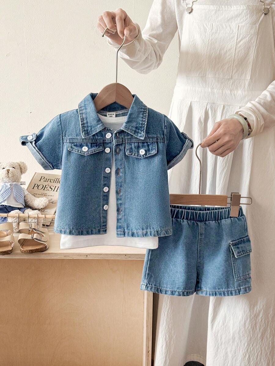 SHEIN Bộ trang phục xuân/hè 3 món cho bé trai: Áo vest không tay màu trắng, áo khoác denim tay ngắn ve lật và quần short denim, kiểu dáng đơn giản, thiết kế vừa vặn, phù hợp cho các hoạt động vui chơi ngoài trời, thoải mái khi ở nhà và tiệc tùng - Màu xanh nhạt - Xem 1