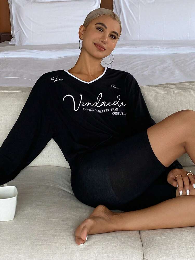 2pcs/Set Women Contrast V-Neck Letter Print Long Sleeve Loose T-Shirt And Fitted Shorts Pajama Set