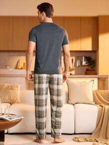 Manfinity Underwear&Sleepwear Basics Conjunto de pijama casual de manga corta de cuello redondo con estampado de letras para hombres, ropa de casa de verano