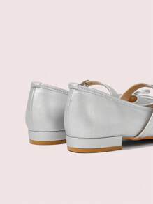 CUCCOO DOLLMOD Damen Flache Schuhe mit quadratischer Spitze, Mary Jane Silber gefalteter klassischer Vintage-Stil Riemen, niedriges Plateau-Straßenstile - Silber - Übersicht 8