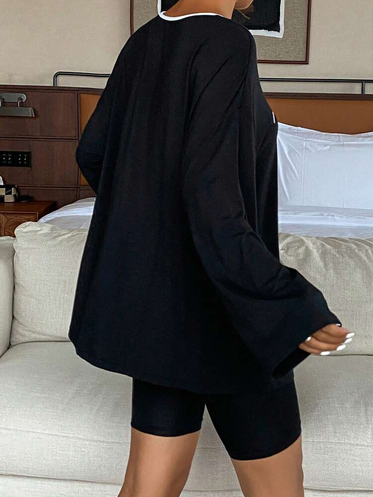 2pcs/Set Women Contrast V-Neck Letter Print Long Sleeve Loose T-Shirt And Fitted Shorts Pajama Set