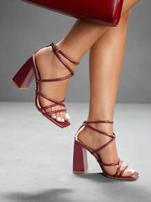 CUCCOO SZL 女士可调节搭扣粗跟绑带凉鞋，圣诞节必备