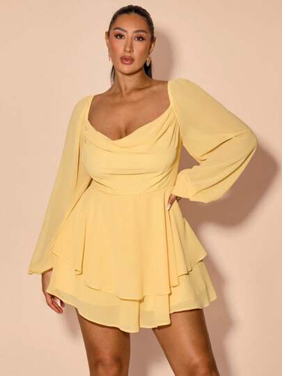 SHEIN BAE Große Größen Damen Frühling/Sommer Langarm Geraffter Kragen Schlitz Swing Mini Jumpsuit, Satin Stoff, Lässig, Party, Urlaub, Schwarz