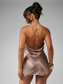 MISSGUIDED Đầm ngắn bằng vải satin ánh kim, cổ yếm, hở lưng, thích hợp cho tiệc tùng, dạ hội, câu lạc bộ, các dịp đặc biệt và trang phục trang trọng. - Bụi hồng - Xem 2