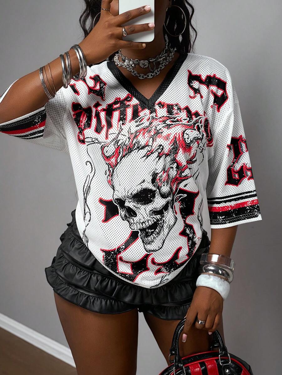 Slaydiva 2025 年夏季新款女式宽松针织 V 领骷髅与字母标语图案印花露肩 T 恤，适合复活节、音乐节、日常穿着、派对、圣诞节、情人节、约会、海滩、游轮、狂欢节、休闲街头风格
