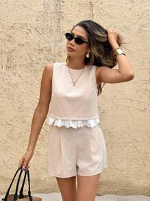 SHEIN Frenchy Conjunto de 2 piezas de top sin mangas con ribete de encaje y pantalones cortos para mujer, informal para vacaciones - Albaricoque - Ver 3